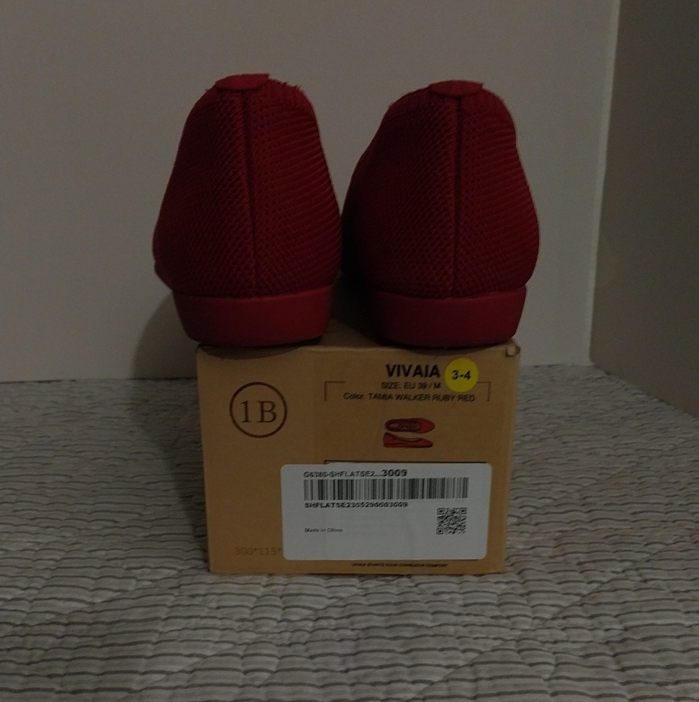 Stylish Red Women's Flats - Picture 3 of 6